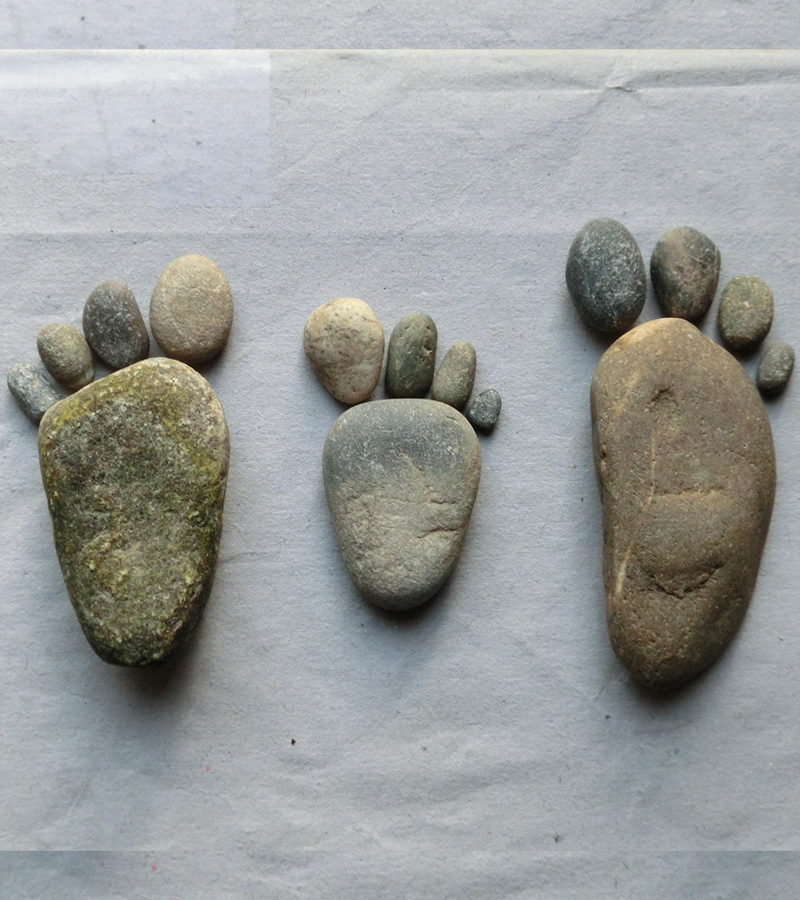 Piedi creati con le pietre